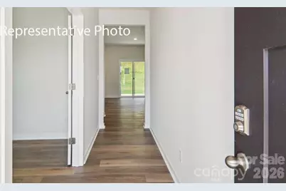 600 17th Avenue Drive NE, Hickory, NC 28601 - Photo 2