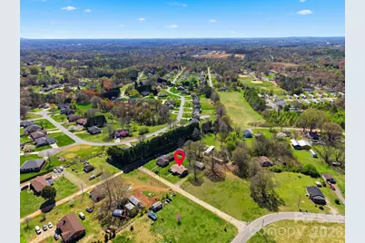 2421 35th Street Court NE, Hickory, NC 28601 - Photo 32