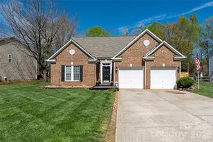 9122 Swallowtail Ln, Charlotte, NC 28269 - Photo 2