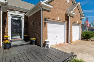 9122 Swallowtail Ln, Charlotte, NC 28269 - Photo 4