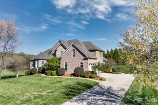 5873 Bakers Point, Hickory, NC 28602 - Photo 2