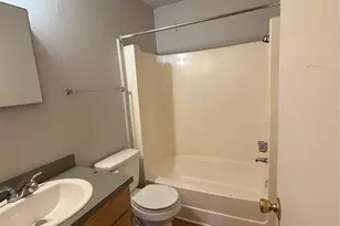 318 N Poplar St, Gastonia, NC 28054 - Photo 2