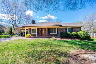 1070 S College Avenue, Newton, NC 28658 - Photo 2