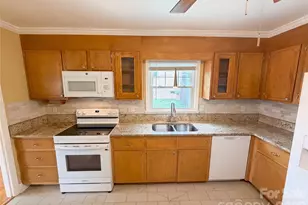 6214 Ashcrest Dr, Charlotte, NC 28217 - Photo 14