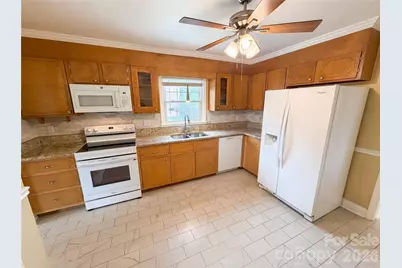 6214 Ashcrest Drive, Charlotte, NC 28217 - Photo 12