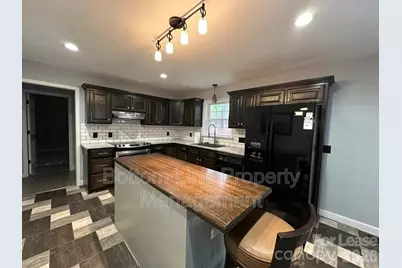 404 Wood Run, Sanford, NC 27332 - Photo 4