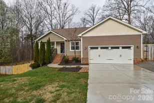 1809 Megan Ann Ln, Lincolnton, NC 28092 - Photo 1