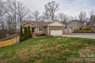 1809 Megan Ann Ln, Lincolnton, NC 28092 - Photo 2