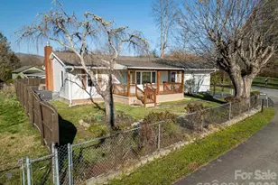 34 Sunset Dr, Brevard, NC 28712 - Photo 2