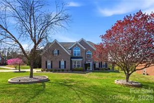 105 Summer Breeze Ct, Statesville, NC 28677 - Photo 2