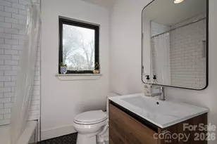 1642 Hawthorne Ln, Charlotte, NC 28205 - Photo 12