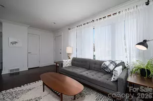 1642 Hawthorne Ln, Charlotte, NC 28205 - Photo 4