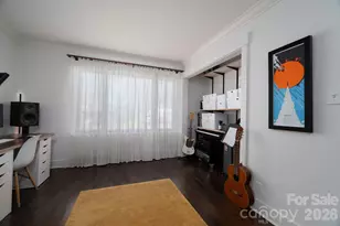 1642 Hawthorne Ln, Charlotte, NC 28205 - Photo 10