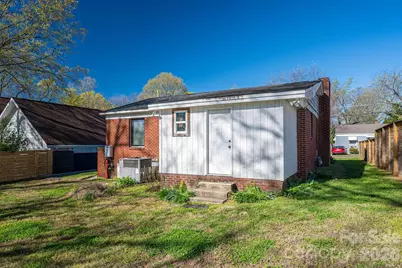 1642 Hawthorne Lane, Charlotte, NC 28205 - Photo 18