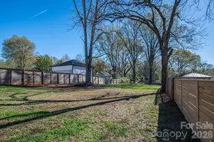 1642 Hawthorne Ln, Charlotte, NC 28205 - Photo 20