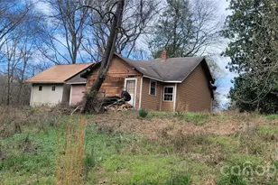 1939 River Rd, Lincolnton, NC 28092 - Photo 1