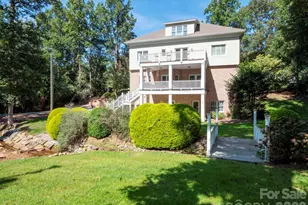 209 37th Ave Pl NW, Hickory, NC 28601 - Photo 2