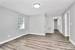 2429 Marlowe Ave, Charlotte, NC 28208 - Photo 6
