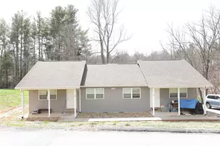 1302 Stanwood Ln, Hendersonville, NC 28739 - Photo 1