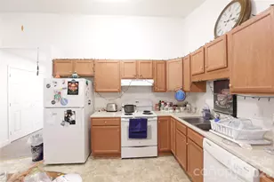 1302 Stanwood Ln, Hendersonville, NC 28739 - Photo 8