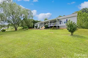 32 Perseverance Dr, Canton, NC 28716 - Photo 2