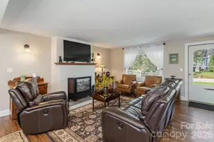 306 Taylor St, Hendersonville, NC 28739 - Photo 4