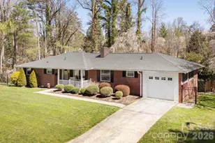 306 Taylor St, Hendersonville, NC 28739 - Photo 2