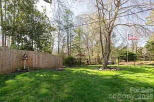 306 Taylor St, Hendersonville, NC 28739 - Photo 24