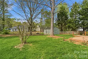 2909 Oakcroft Dr, Matthews, NC 28105 - Photo 32