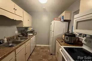 5661 Hornaday Rd, Greensboro, NC 27409 - Photo 4