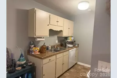 5661 Hornaday Road #H, Greensboro, NC 27409 - Photo 6