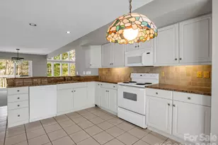 111 Broadmoor Dr, Flat Rock, NC 28731 - Photo 12