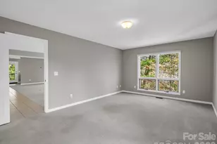 111 Broadmoor Dr, Flat Rock, NC 28731 - Photo 16