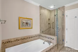 111 Broadmoor Dr, Flat Rock, NC 28731 - Photo 18