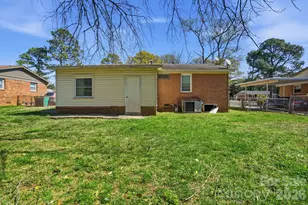 4325 Knollcrest Dr, Charlotte, NC 28208 - Photo 24