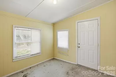 4325 Knollcrest Drive, Charlotte, NC 28208 - Photo 12