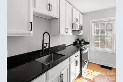 9 S Woodward Avenue, Asheville, NC 28804 - Photo 8