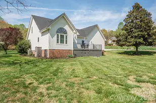 408 Mooreland Dr NE, Conover, NC 28613 - Photo 6