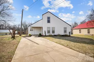 608 1/2 W Concord St, Morganton, NC 28655 - Photo 2