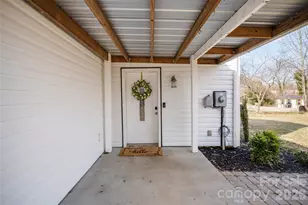 608 1/2 W Concord St, Morganton, NC 28655 - Photo 4