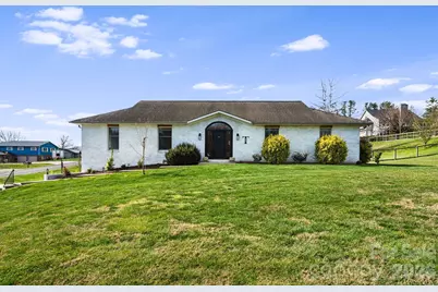 17 Amber Drive, Horse Shoe, NC 28742 - Photo 2