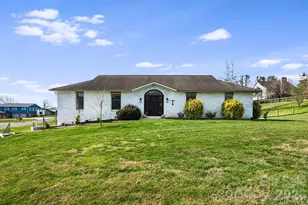 17 Amber Dr, Horse Shoe, NC 28742 - Photo 2