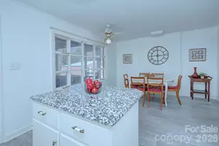 7100 Brynhurst Dr, Charlotte, NC 28210 - Photo 14