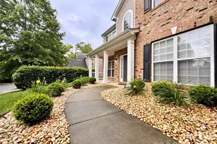 10031 Glenburn Ln, Charlotte, NC 28278 - Photo 2