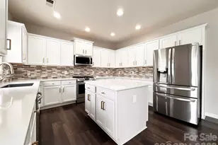 10031 Glenburn Ln, Charlotte, NC 28278 - Photo 16