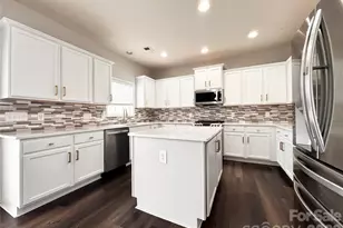 10031 Glenburn Ln, Charlotte, NC 28278 - Photo 12