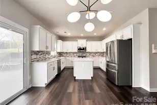 10031 Glenburn Ln, Charlotte, NC 28278 - Photo 14