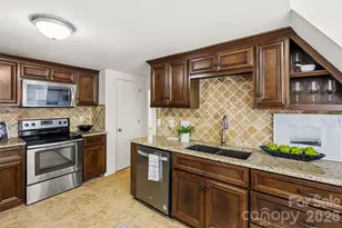 9406 Fairway Ridge Rd, Charlotte, NC 28277 - Photo 14