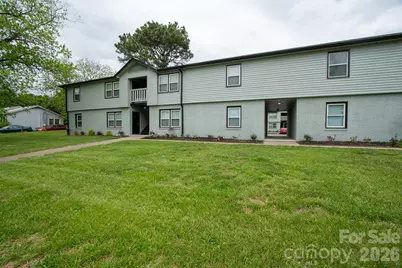 2607 Cedarhurst Drive, Charlotte, NC 28269 - Photo 2