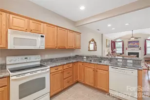 93 Outlook Cir, Swannanoa, NC 28778 - Photo 10